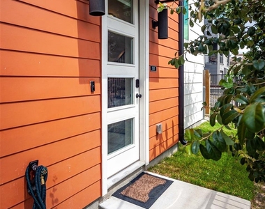 1507 Hickory Street - Photo Thumbnail 5