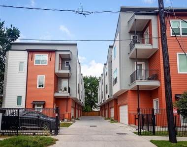 1507 Hickory Street - Photo Thumbnail 3