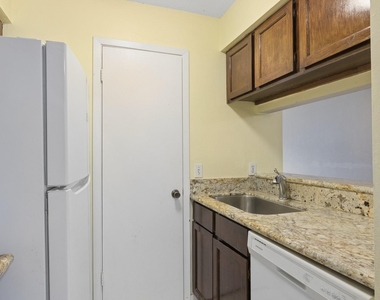 6111 Beverlyhill Street - Photo Thumbnail 9