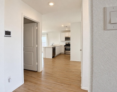 4606 Sterling Prairie Trail - Photo Thumbnail 4