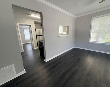 1414 East Avenue - Photo Thumbnail 4