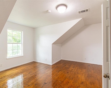 5010 Elm Street - Photo Thumbnail 11