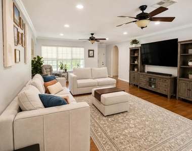 5007 Willowbend Boulevard - Photo Thumbnail 2