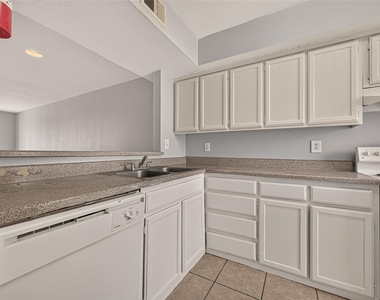 12656 Windsor Village Drive - Photo Thumbnail 14