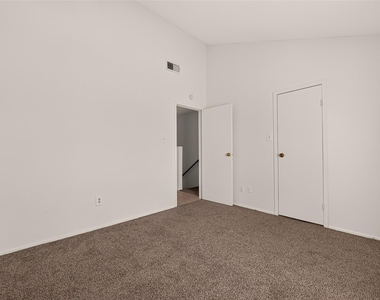 12656 Windsor Village Drive - Photo Thumbnail 24