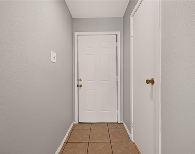 12656 Windsor Village Drive - Photo Thumbnail 5