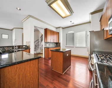 5221 Eigel Street - Photo Thumbnail 10