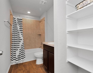 21506 Hartford Hollow Lane - Photo Thumbnail 3