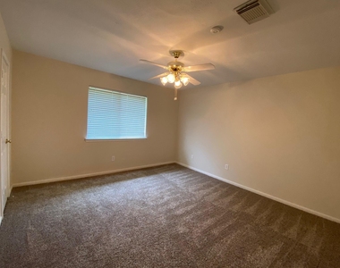 3635 Sheldon Drive - Photo Thumbnail 10