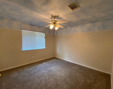 3635 Sheldon Drive - Photo Thumbnail 9