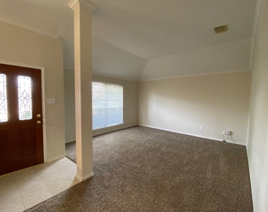3635 Sheldon Drive - Photo Thumbnail 2