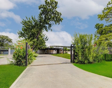 2725 Lone Oak Road - Photo Thumbnail 1