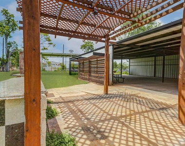 2725 Lone Oak Road - Photo Thumbnail 3