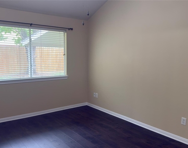 5743 Brenwood Glen Trail - Photo Thumbnail 9