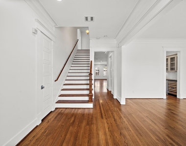 931 W Cottage Street - Photo Thumbnail 4