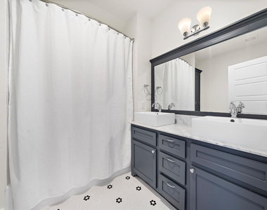 931 W Cottage Street - Photo Thumbnail 29