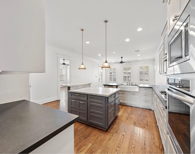 931 W Cottage Street - Photo Thumbnail 8