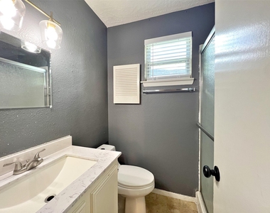 16914 David Glen Drive - Photo Thumbnail 3