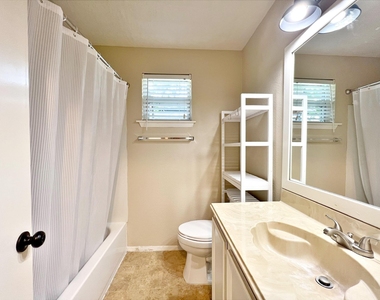 16914 David Glen Drive - Photo Thumbnail 10