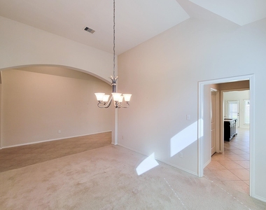 2710 Bamboo Lane - Photo Thumbnail 10