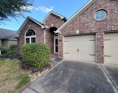 2710 Bamboo Lane - Photo Thumbnail 2