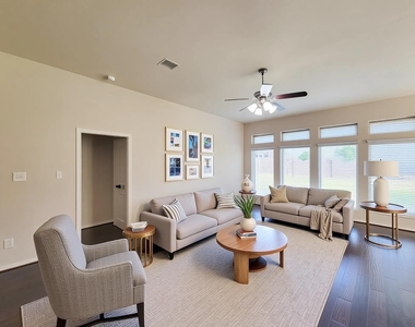 2710 Bamboo Lane - Photo Thumbnail 5