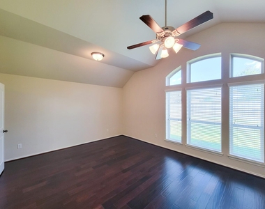 2710 Bamboo Lane - Photo Thumbnail 27