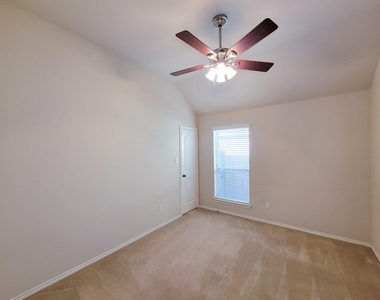 2710 Bamboo Lane - Photo Thumbnail 33