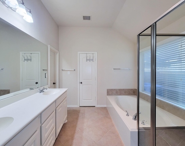 2710 Bamboo Lane - Photo Thumbnail 30