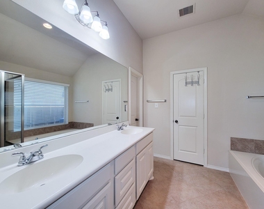 2710 Bamboo Lane - Photo Thumbnail 29