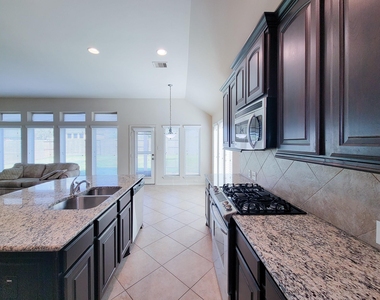 2710 Bamboo Lane - Photo Thumbnail 16