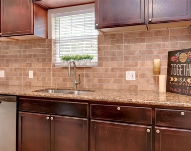 931 Grand Junction Drive - Photo Thumbnail 13