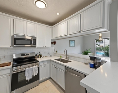 12565 Melville Drive - Photo Thumbnail 13