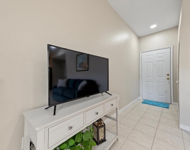12565 Melville Drive - Photo Thumbnail 4