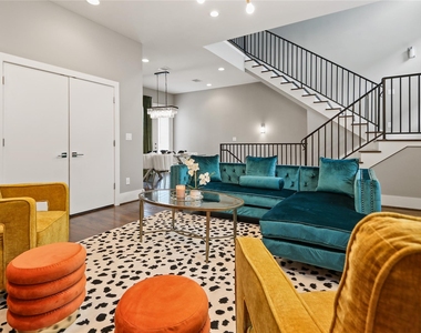 2105 Hadley Street - Photo Thumbnail 3