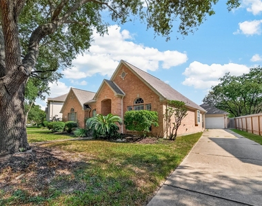 8914 Wheatland Drive - Photo Thumbnail 3