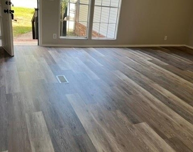 16450 Kyle Reid Court - Photo Thumbnail 3