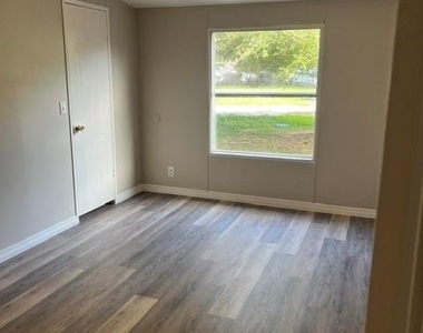 16450 Kyle Reid Court - Photo Thumbnail 10