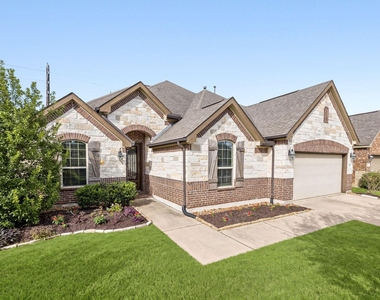 13407 Cameron Reach Drive - Photo Thumbnail 2