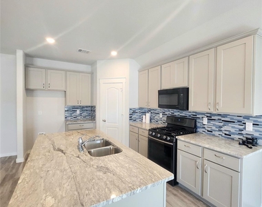 6120 Fall Creek Lane - Photo Thumbnail 13
