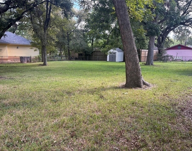 913 Meyers Street - Photo Thumbnail 7