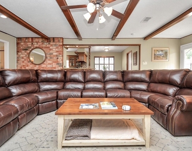 9811 Rocktree Drive - Photo Thumbnail 5