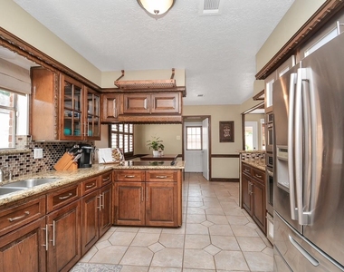 9811 Rocktree Drive - Photo Thumbnail 15