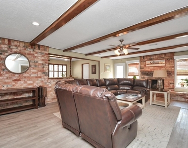9811 Rocktree Drive - Photo Thumbnail 4