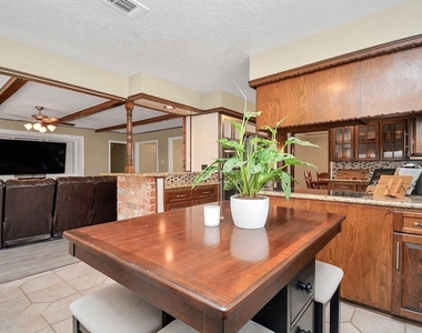 9811 Rocktree Drive - Photo Thumbnail 14