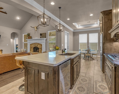 209 Mandavilla Way - Photo Thumbnail 18