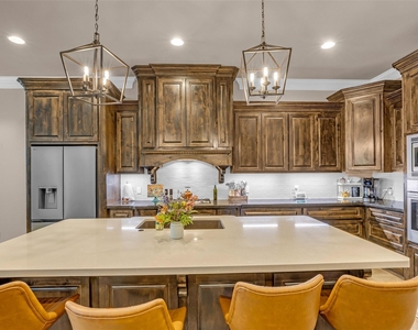 209 Mandavilla Way - Photo Thumbnail 14