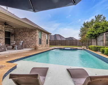 209 Mandavilla Way - Photo Thumbnail 35