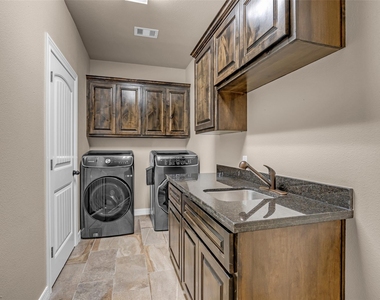 209 Mandavilla Way - Photo Thumbnail 32