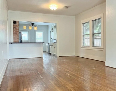 1142 Dunbar Street - Photo Thumbnail 4